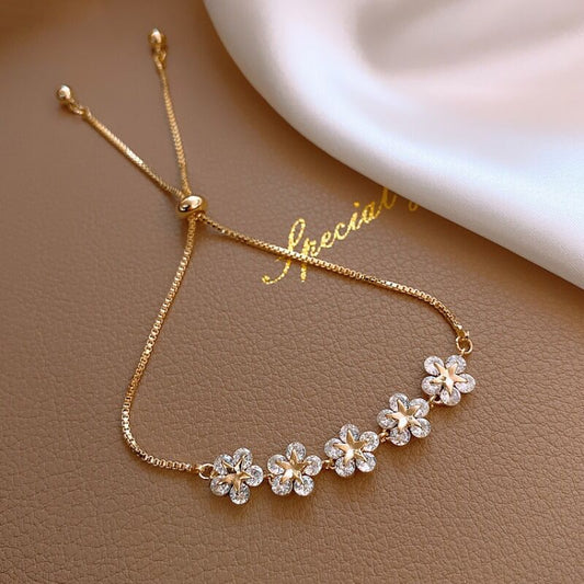 Lucky Flowers Gold Sllde Bracelet