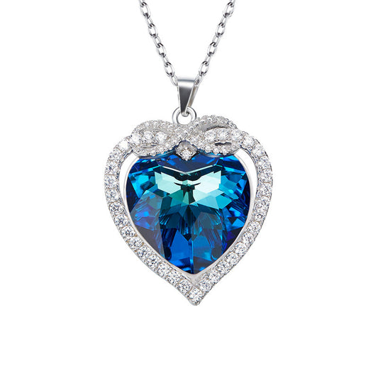 Figure 8 blue crystal necklace N175