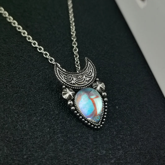 Moonstone moon pendant necklace N115